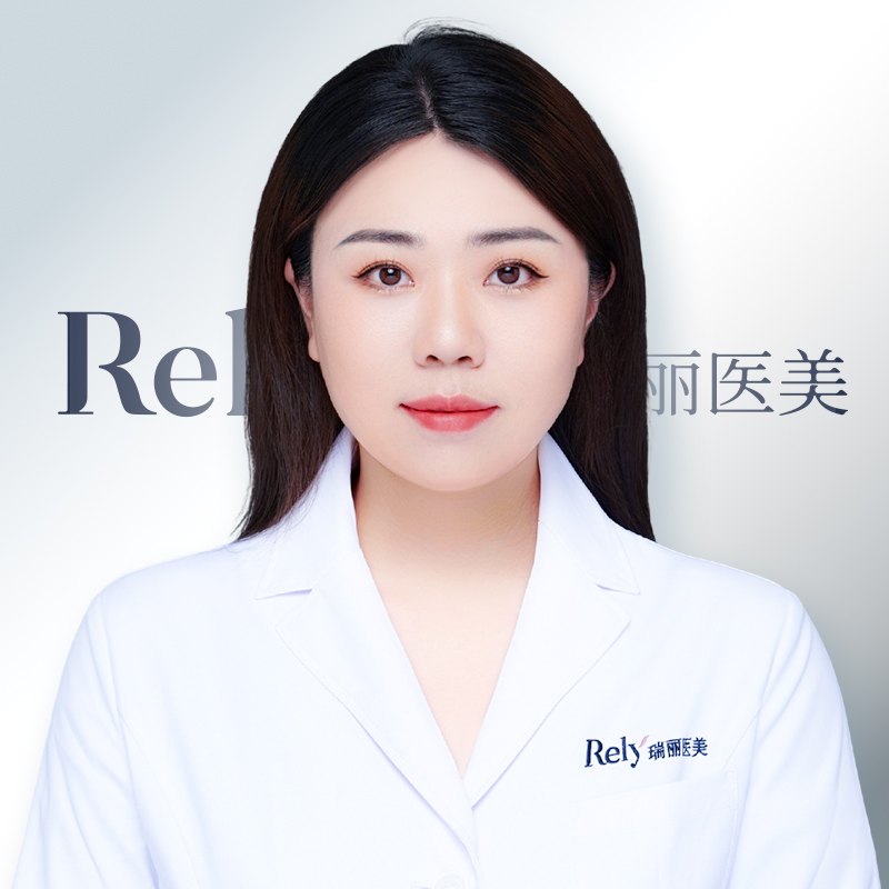 姜昱瑾 瑞丽医美皮肤科学科院长